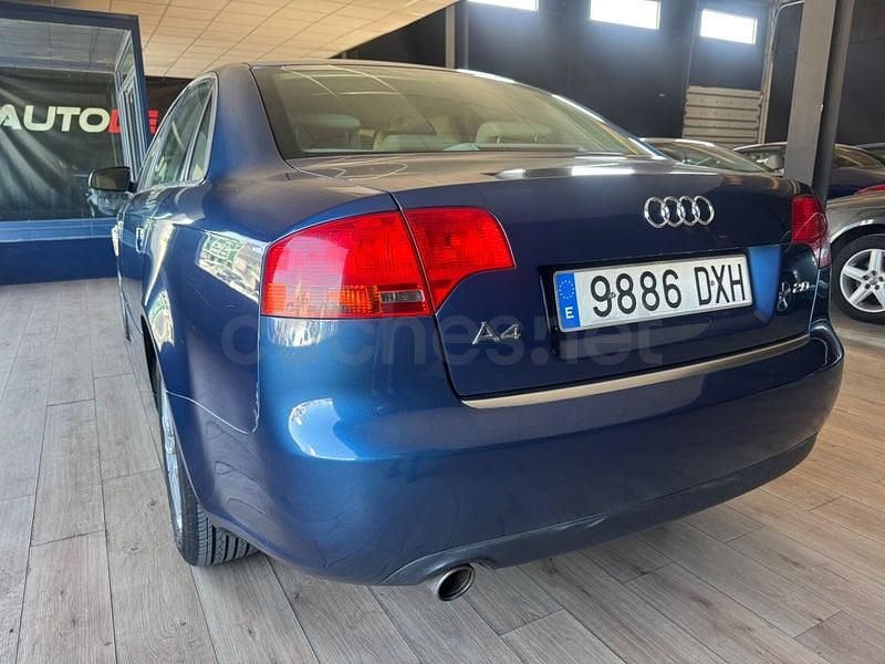 Usado Audi A4 130 CV (95 kW) 2006 Azul Berlina