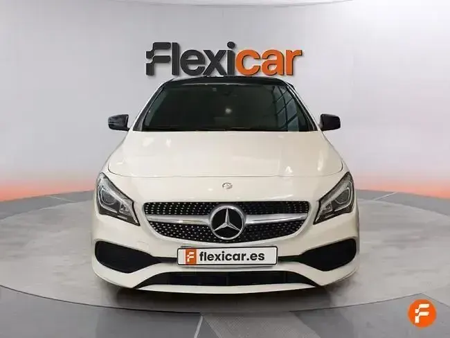Usado Mercedes CLA200 Shooting Brake 136 CV (100 kW) 2017 Blanco Familiar