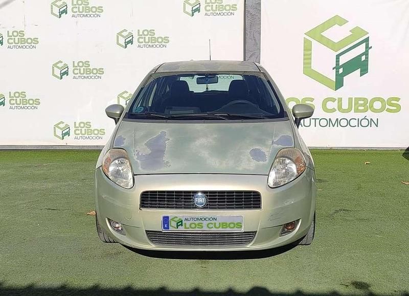 Usado Fiat Grande Punto Dynamic 95 CV (69 kW) 2006 Beige Utilitario