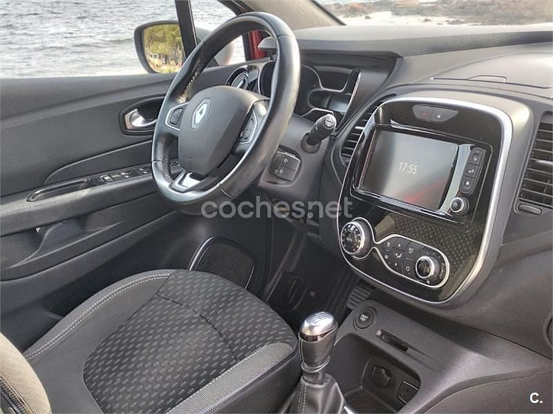 Usado Renault Captur Zen 130 CV (95 kW) 2019 Rojo SUV