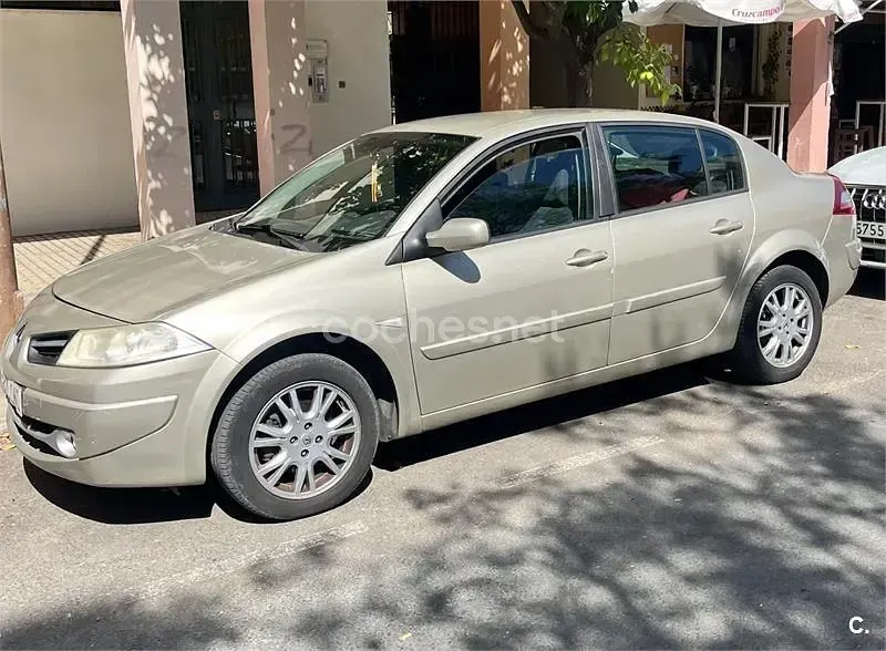 Usado Renault Mégane Dynamique 110 CV (80 kW) 2009 Beige Berlina