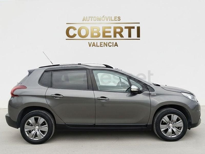 Usado Peugeot 2008 Style 82 CV (60 kW) 2018 Gris / plata SUV