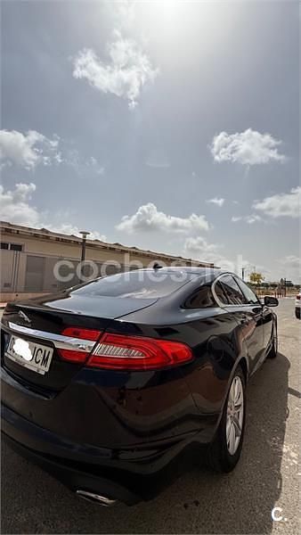 Negro Usado 2015 Jaguar XF Luxury Berlina | 13.100 € (Un poco caro) - Imagen 1/1