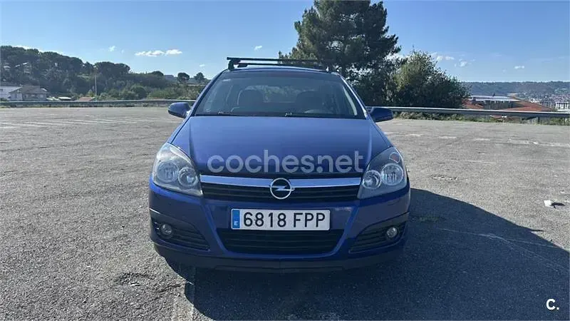 Usado Opel Astra Cosmo 150 CV (110 kW) 2007 Azul Berlina