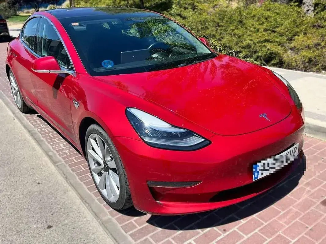 Usado Tesla Model 3 366 kW (498 CV) 2019 Rojo Berlina