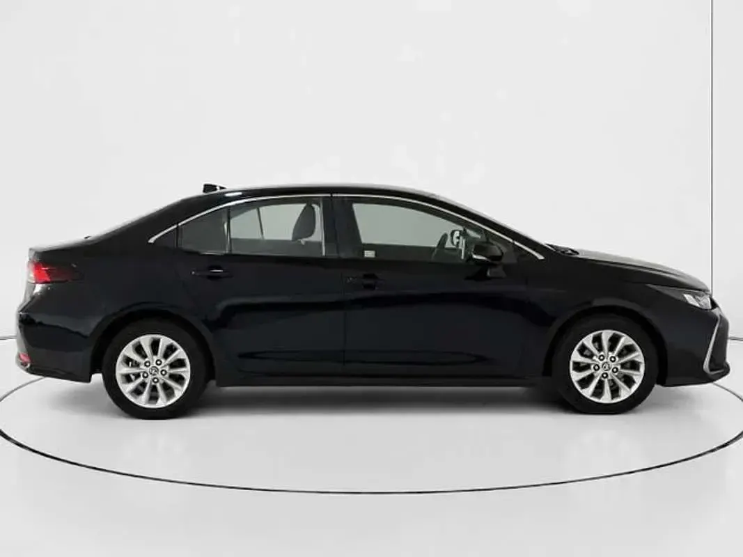 Usado Toyota Corolla 125 CV (91 kW) 2023 Blanco Berlina