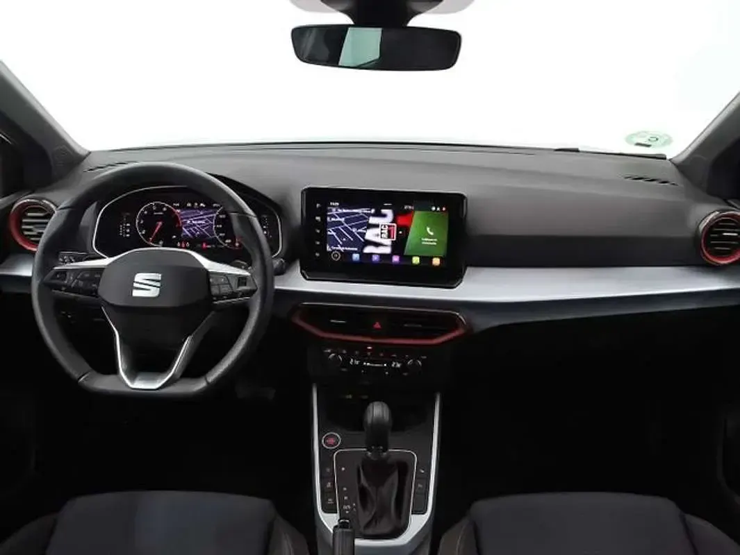 Usado Seat Arona FR 116 CV (85 kW) 2025 Negro SUV
