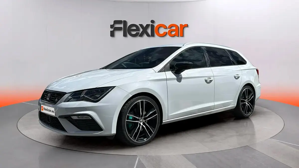 Usado Seat Leon ST FR 150 CV (110 kW) 2019 Blanco Familiar