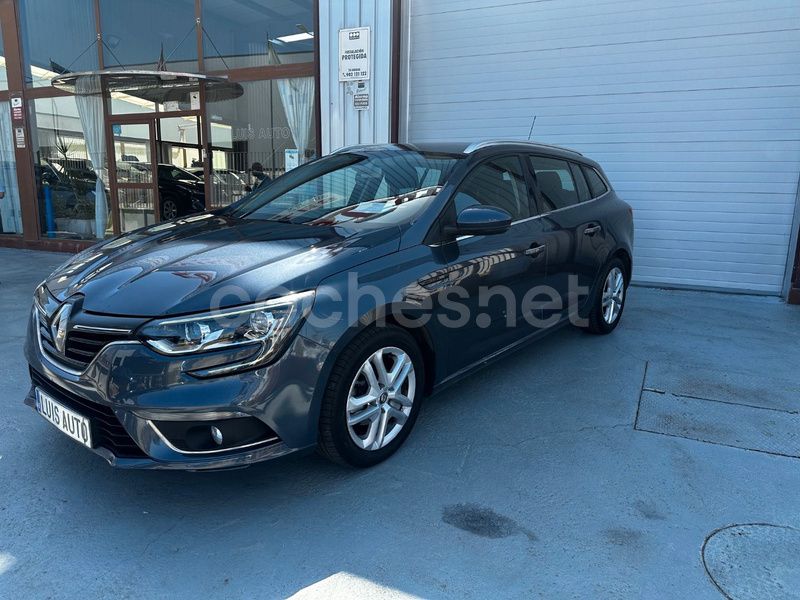 Gris / plata Usado 2020 Renault Mégane GrandTour Zen Familiar | 13.799 € (Un poco caro) - Imagen 1/4