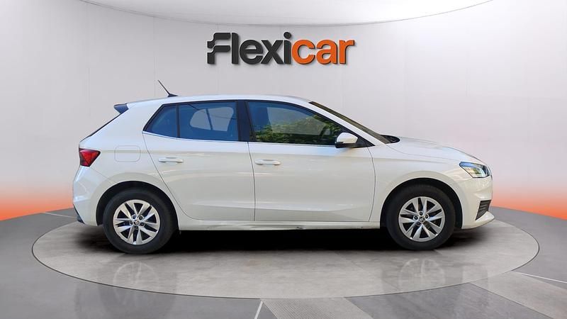 Usado Skoda Fabia Active 95 CV (69 kW) 2022 Blanco Utilitario