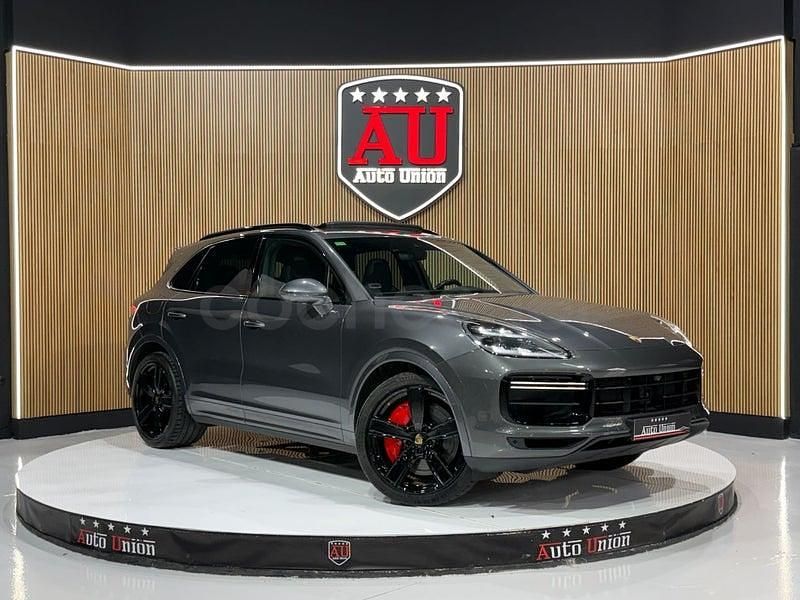 Usado Porsche Cayenne Turbo 550 CV (404 kW) 2018 Gris / plata SUV