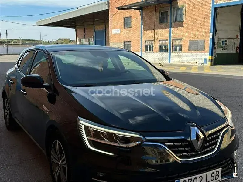 Usado Renault Mégane II Zen 140 CV (102 kW) 2021 Negro Berlina