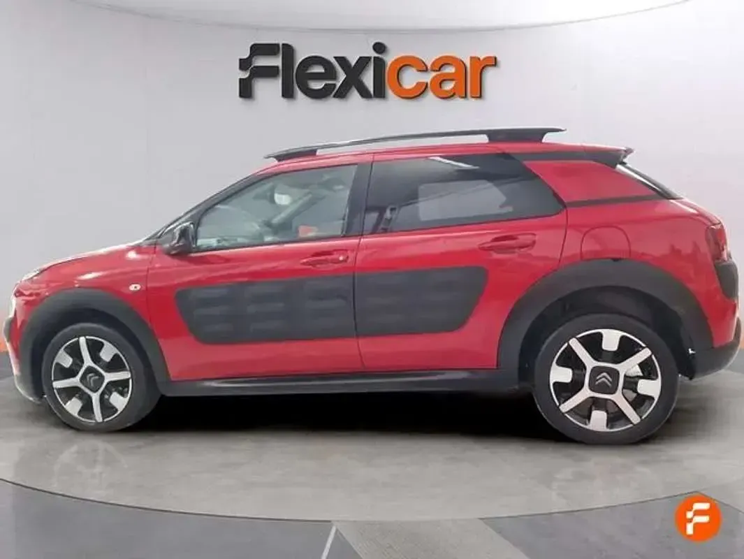 Usado Citroën C4 Cactus Shine 99 CV (72 kW) 2017 Rojo Utilitario