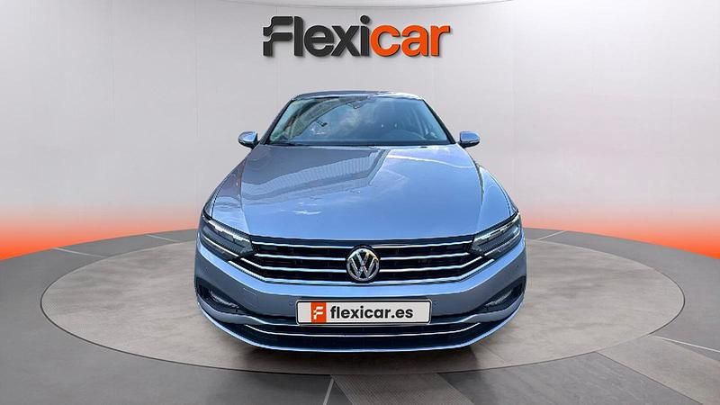 Usado VW Passat Executive 150 CV (110 kW) 2020 Gris Berlina