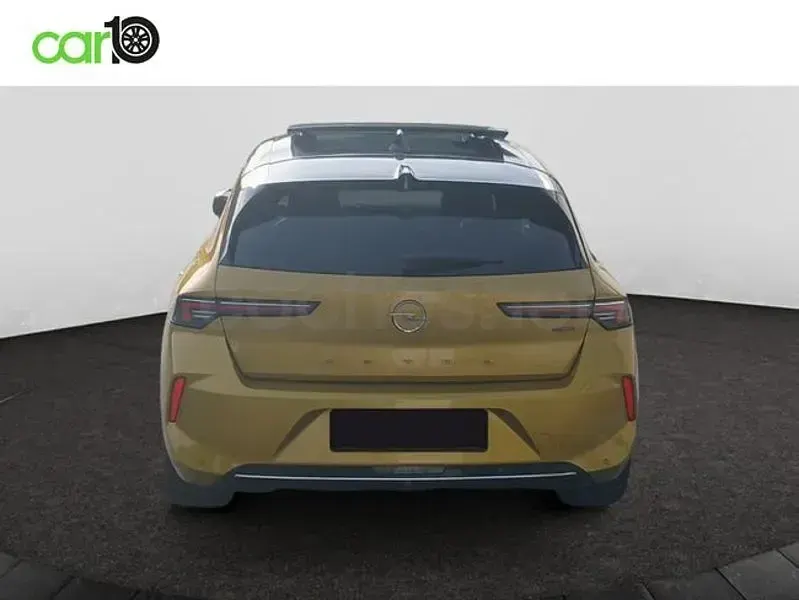 Usado Opel Astra Ultimate 181 CV (133 kW) 2022 Amarillo Utilitario