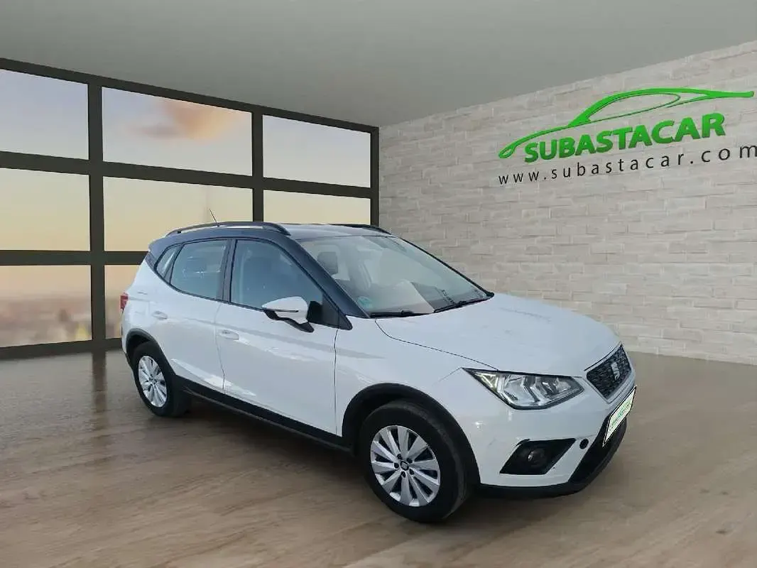 Usado Seat Arona Style 110 CV (80 kW) 2021 Blanco SUV