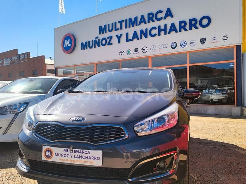 Gris / plata Usado 2018 Kia Ceed GT Berlina | 11.900 € (Precio justo) - Imagen 1/4