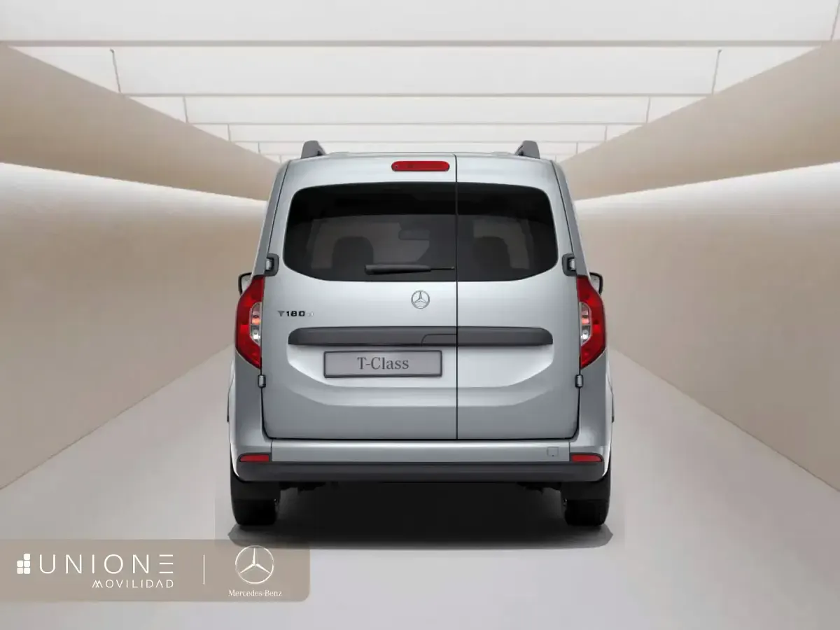 Usado Mercedes T180 116 CV (85 kW) 2025 Gris Monovolumen
