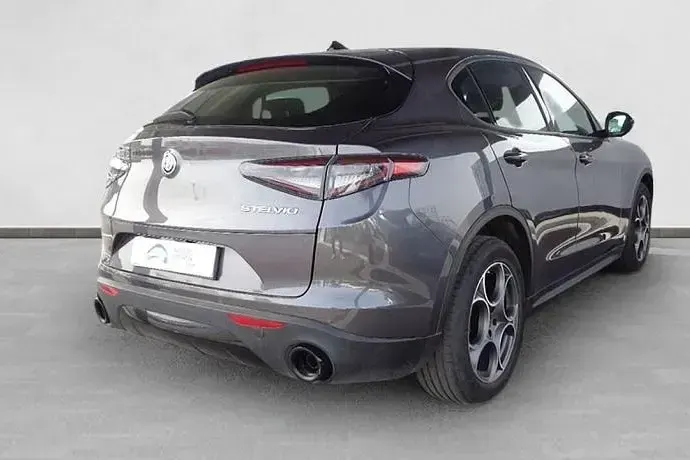 Usado Alfa Romeo Stelvio Sprint 160 CV (117 kW) 2024 SUV