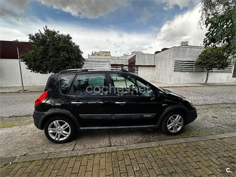 Usado Renault Scénic II 130 CV (95 kW) 2008 Negro Monovolumen