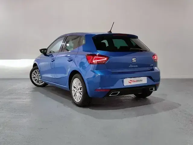 Usado Seat Ibiza FR 116 CV (85 kW) 2024 Azul Utilitario