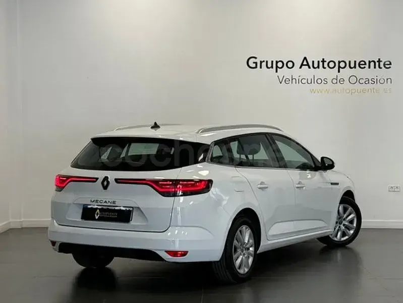 Usado Renault Mégane GrandTour Business 115 CV (84 kW) 2022 Blanco Familiar