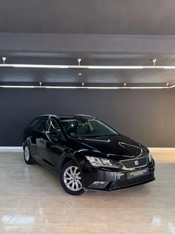 Usado Seat Leon ST Reference 110 HP (80 kW) 2015 Preto Carrinha