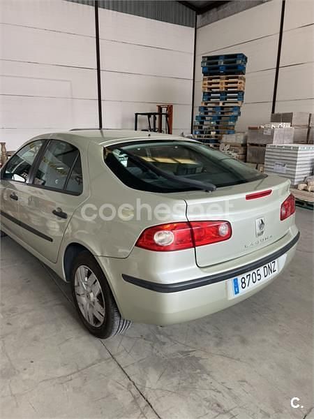 Usado Renault Laguna II Authentique 110 CV (80 kW) 2005 Beige Berlina