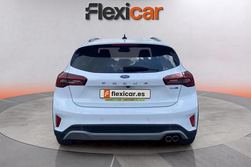 Usado Ford Focus Active 155 CV (114 kW) 2022 Blanco Berlina