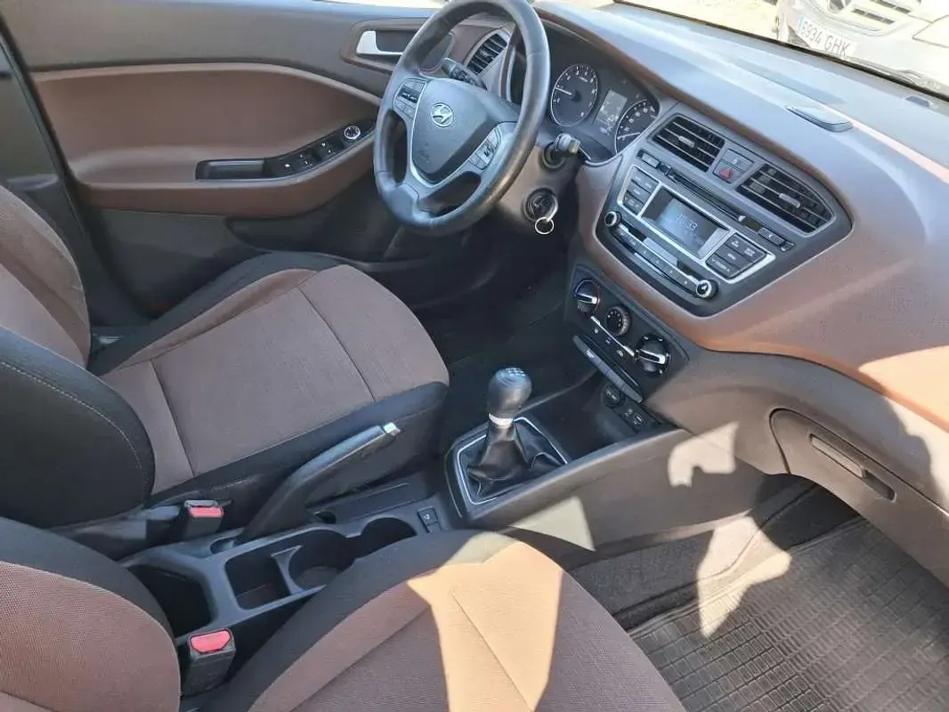 Usado Hyundai i20 84 CV (61 kW) 2016 Utilitario