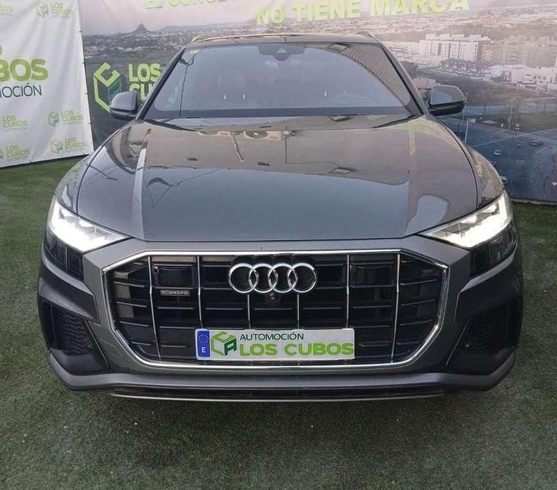 Usado Audi Q8 286 CV (210 kW) 2019 Gris SUV