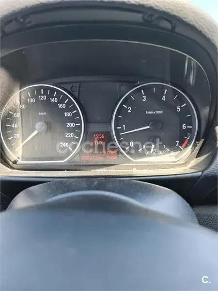 Usado BMW 118 143 CV (105 kW) 2008 Rojo Utilitario