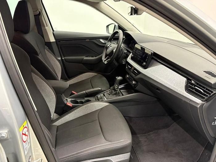 Usado Skoda Scala Selection 115 CV (84 kW) 2025 Gris / plata Utilitario