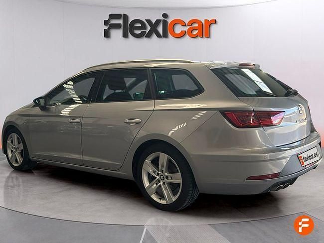 Usado Seat Leon FR 150 CV (110 kW) 2019 Gris Familiar