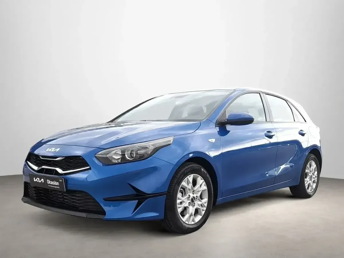 Usado Kia Ceed 101 CV (74 kW) 2023 Azul Utilitario
