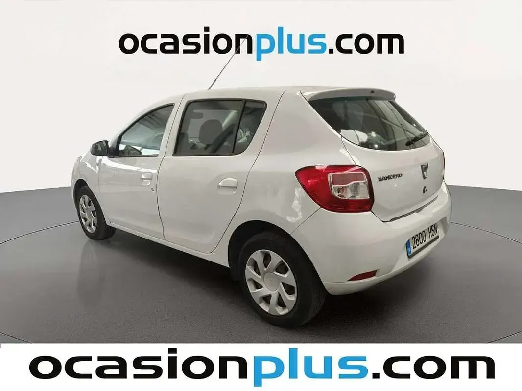 Usado Dacia Sandero Lauréate 75 CV (55 kW) 2013 Blanco Utilitario