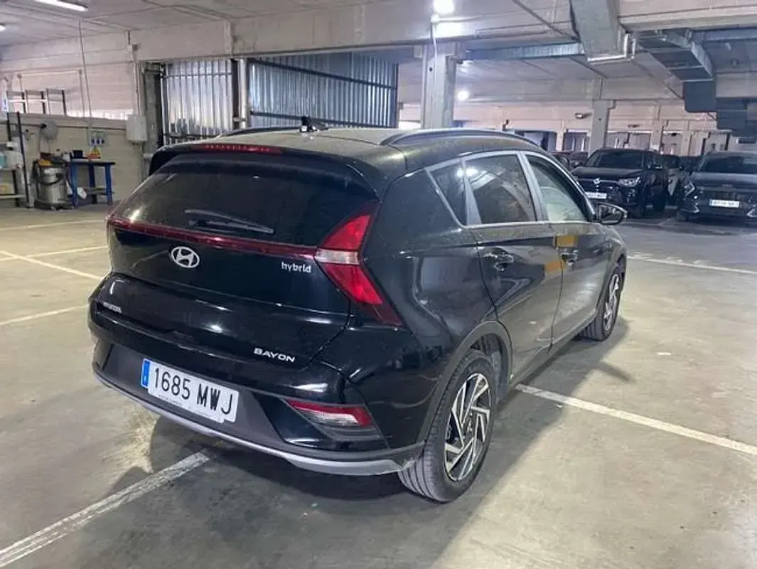 Usado Hyundai Bayon 101 CV (74 kW) 2024 Negro SUV
