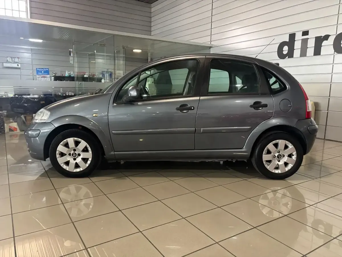 Usado Citroën C3 Exclusive 90 CV (66 kW) 2010 Gris