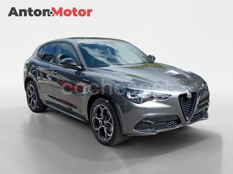 Nuevo Alfa Romeo Stelvio Veloce 210 CV (154 kW) 2025 Gris / plata SUV