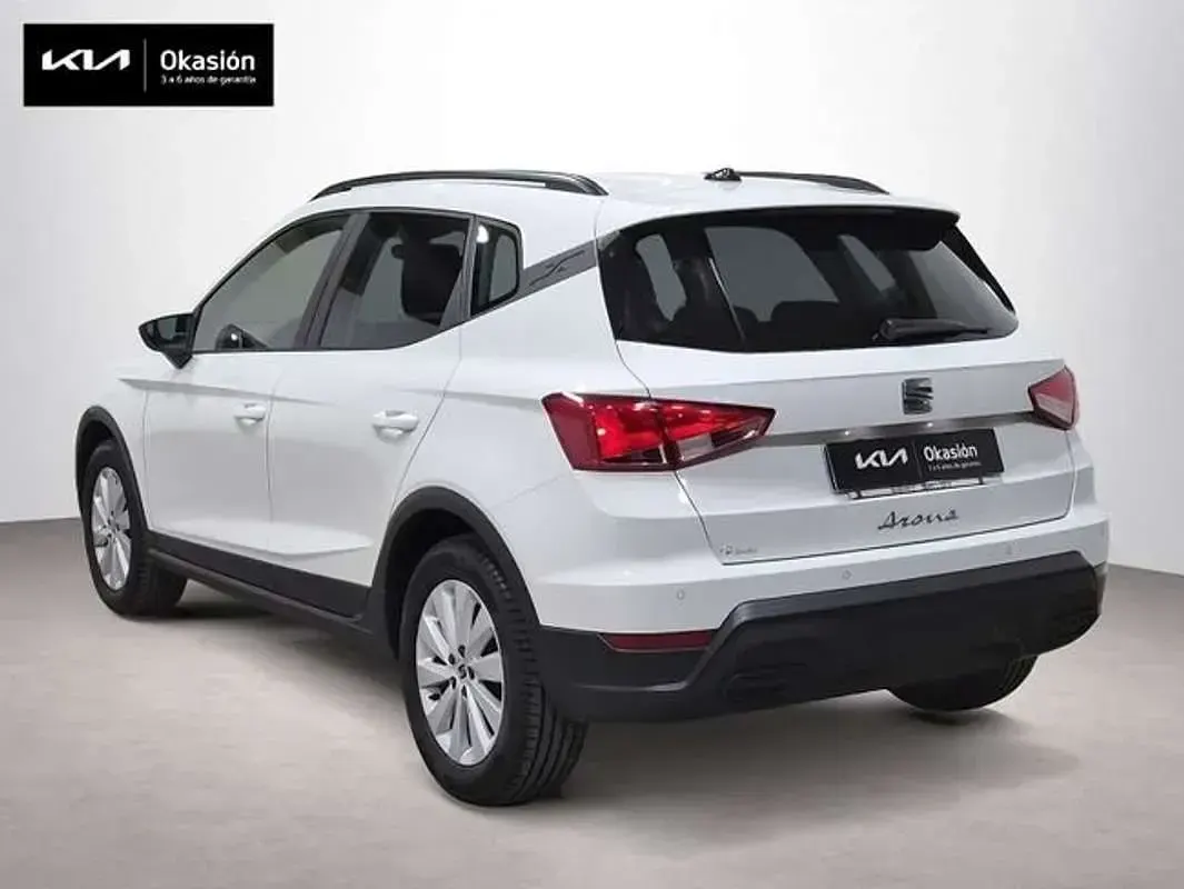 Usado Seat Arona Reference 95 CV (69 kW) 2023 Blanco SUV