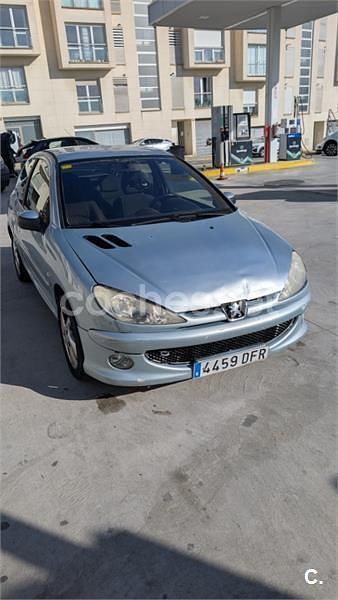 Usado Peugeot 206 90 CV (66 kW) 2005 Gris / plata Berlina