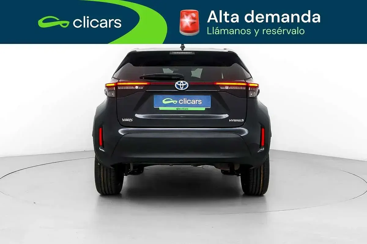 Usado Toyota Yaris Cross Style 91 CV (66 kW) 2022 Negro SUV