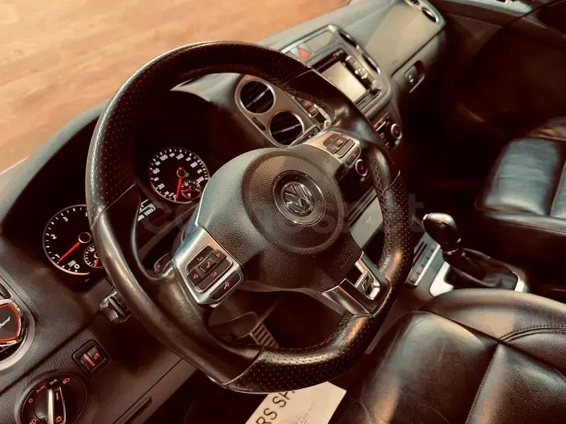 Usado VW Tiguan R-line 140 CV (102 kW) 2011 Blanco SUV