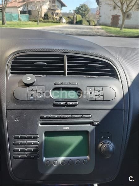 Usado Seat Altea 105 CV (77 kW) 2007 Rojo Monovolumen