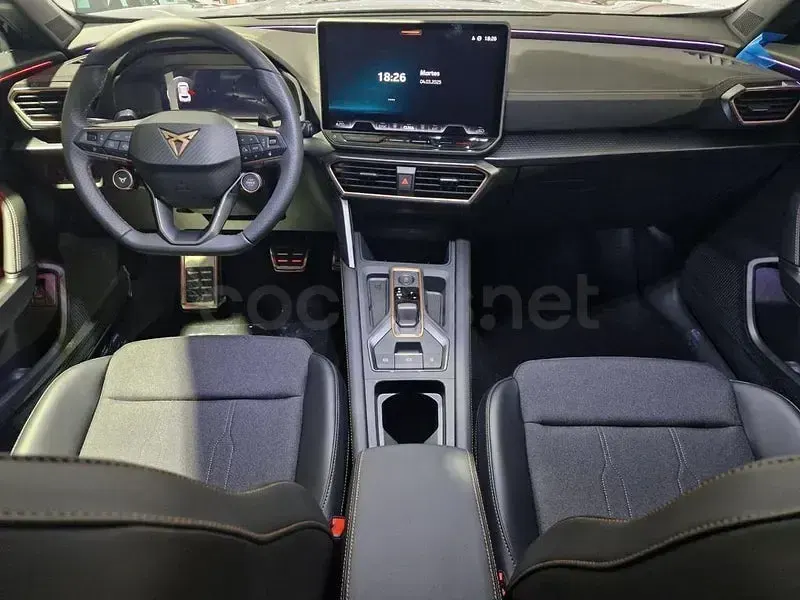 Usado Cupra Formentor 204 CV (150 kW) 2024 Gris / plata SUV