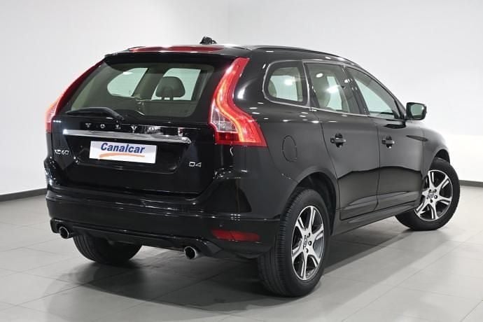 Usado Volvo XC60 Kinetic 136 CV (100 kW) 2015 Negro SUV