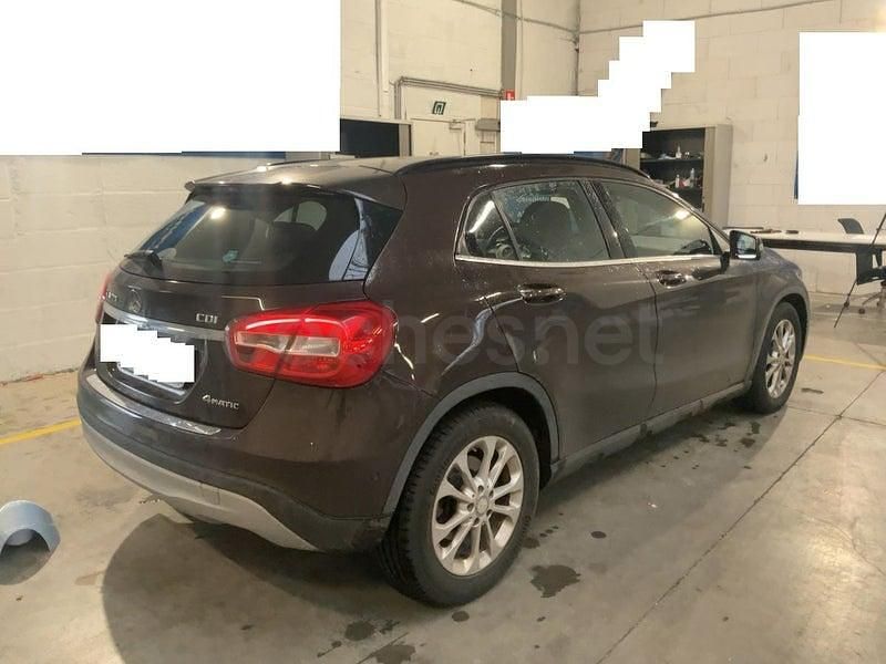 Usado Mercedes GLA220 Style 170 CV (125 kW) 2015 Marrón SUV