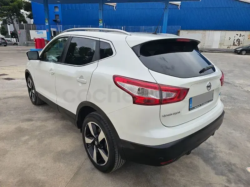 Usado Nissan Qashqai N-Connecta 110 CV (80 kW) 2015 Blanco SUV
