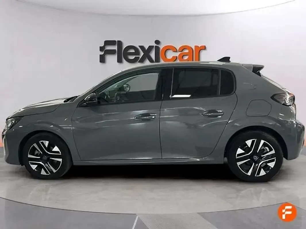 Usado Peugeot 208 Allure 101 CV (74 kW) 2025 Gris Utilitario