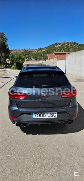 Usado Seat Leon ST 4Drive 300 CV (220 kW) 2019 Gris / plata Familiar